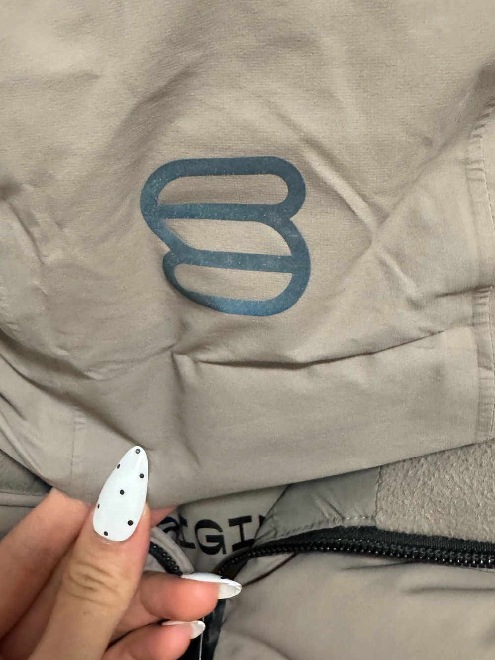 Aritzia The Super Puff₂o™ Shorty - Rainstop - Picture 2 of 5
